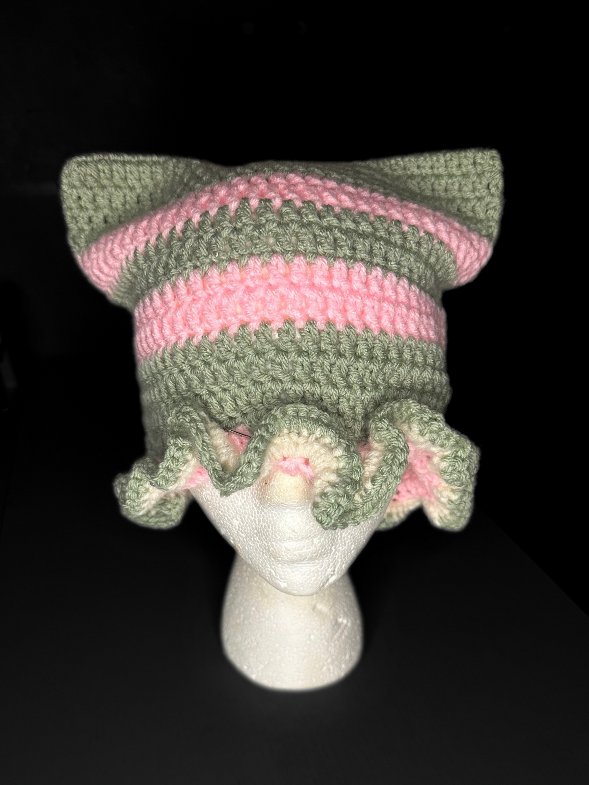 Cat beanie with Ruffles